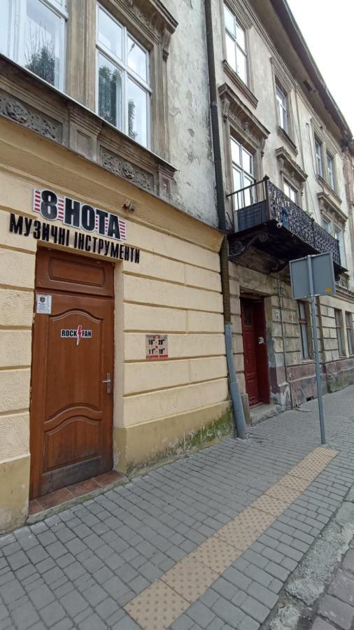 Ляльковий Театр Не Мансарда إلفيف المظهر الخارجي الصورة